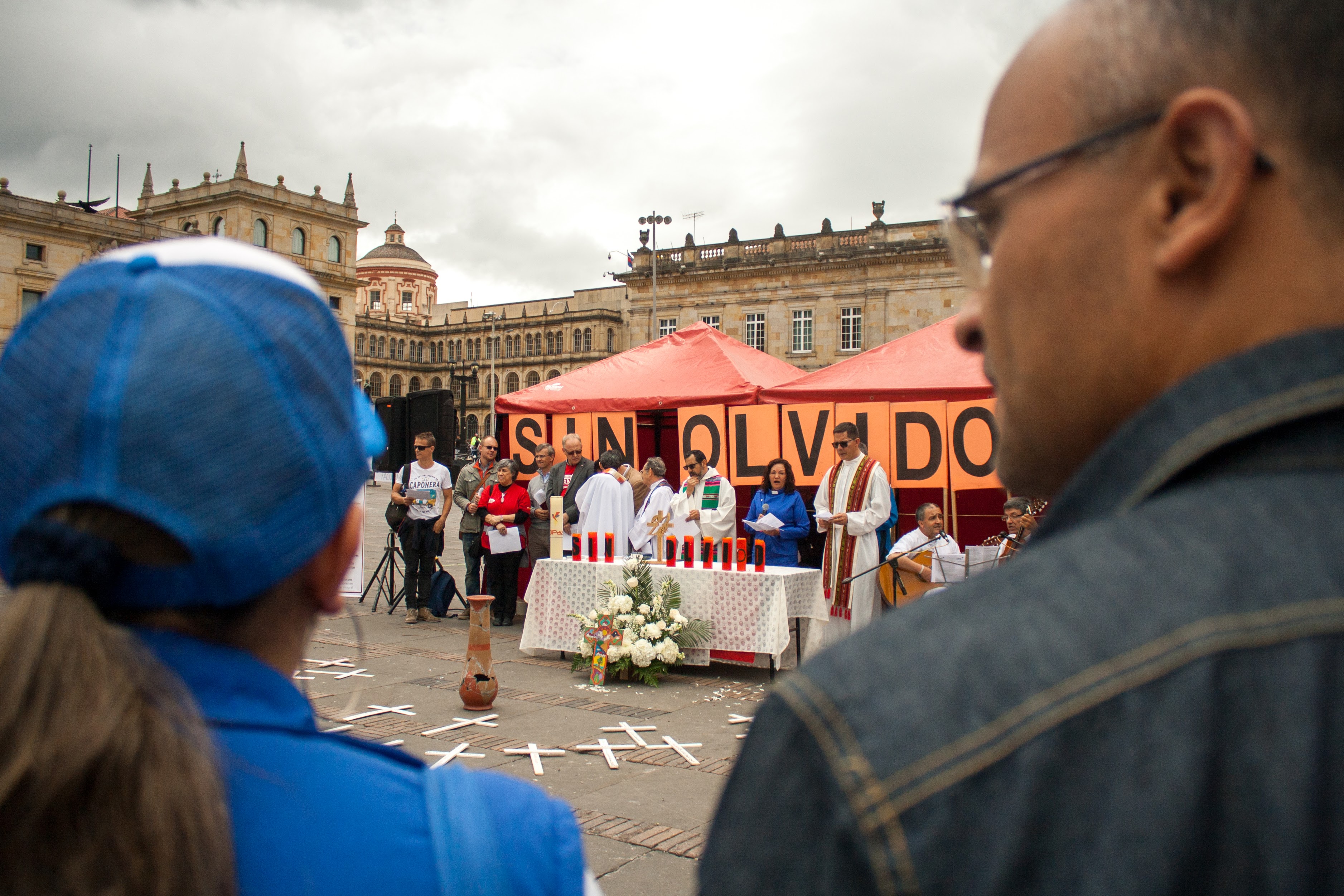 Members of the Mennonite Development Agency, Mencoldes, gather to pray for peace in Bogota. Anna Vogt